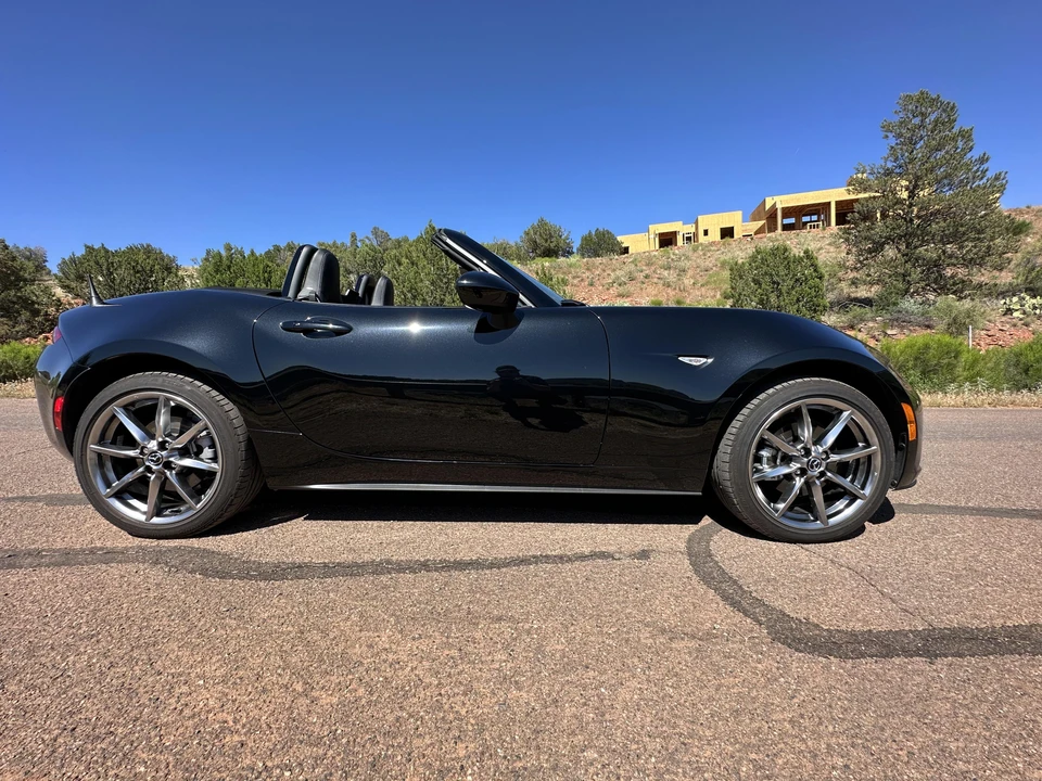 2022 Mazda ND MX-5 Miata - Image 11 of 31