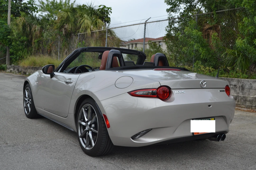 2022 Mazda ND MX-5 Miata - Image 17 of 31