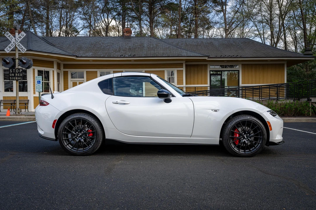 2022 Mazda ND MX-5 Miata - Image 22 of 31