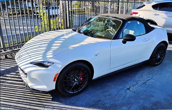 2022 Mazda MX-5 Miata RF Club Convertible
