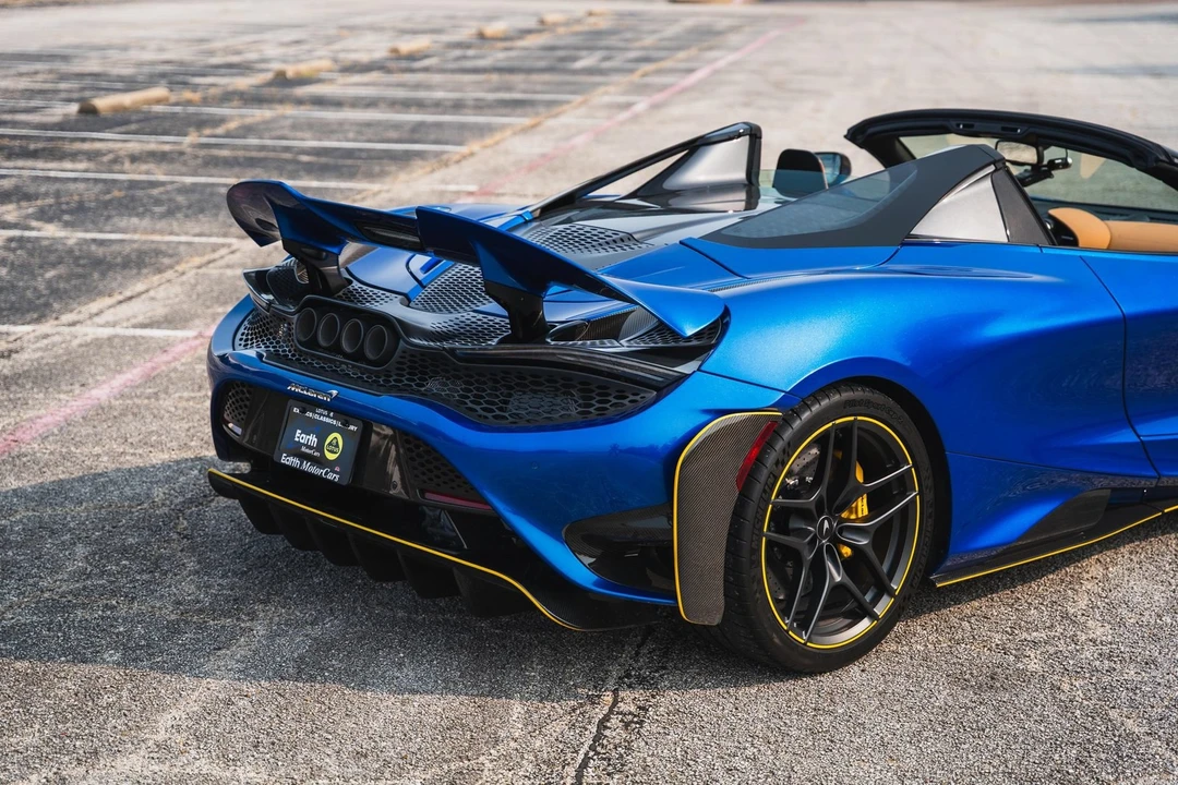 2022 McLaren 675LT - Image 16 of 31