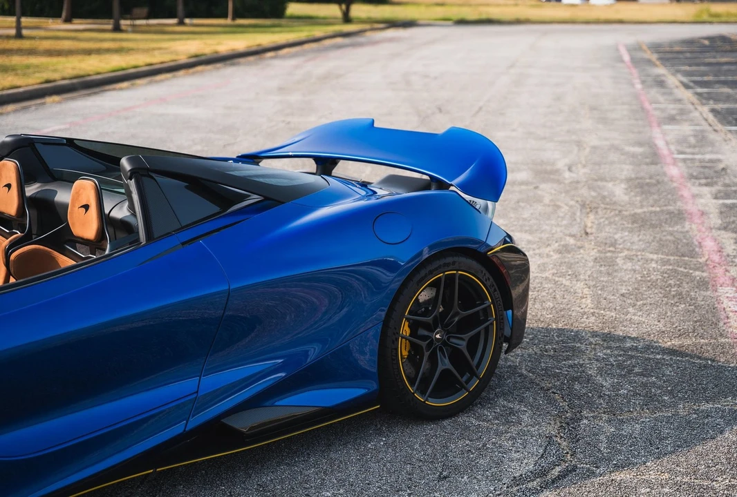 2022 McLaren 675LT - Image 6 of 31