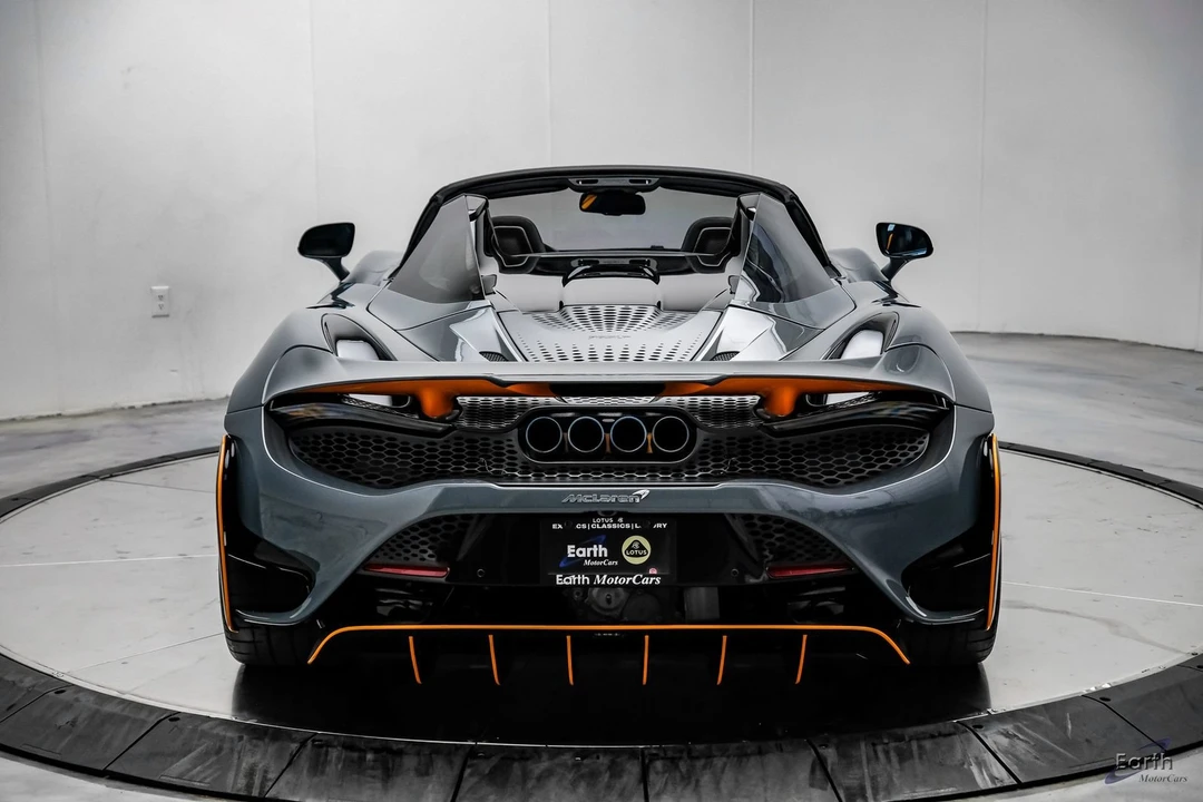 2022 McLaren 675LT Spider - Image 17 of 31
