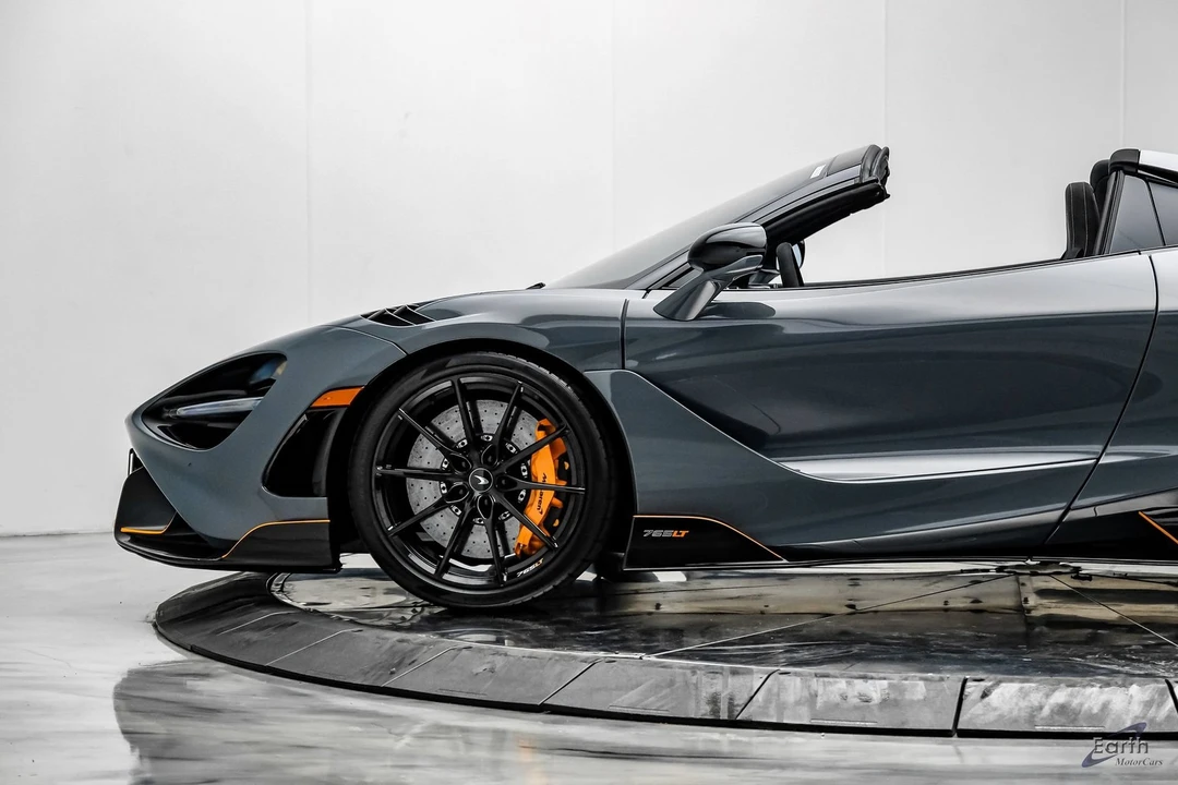2022 McLaren 675LT Spider - Image 11 of 31