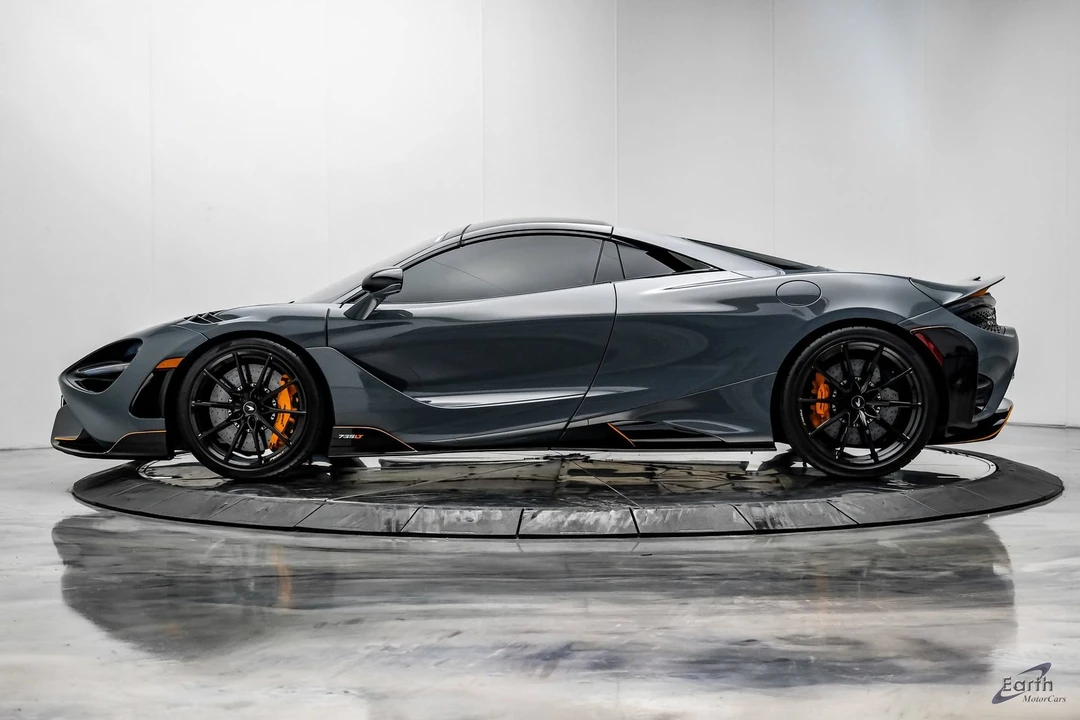 2022 McLaren 675LT Spider - Image 10 of 31
