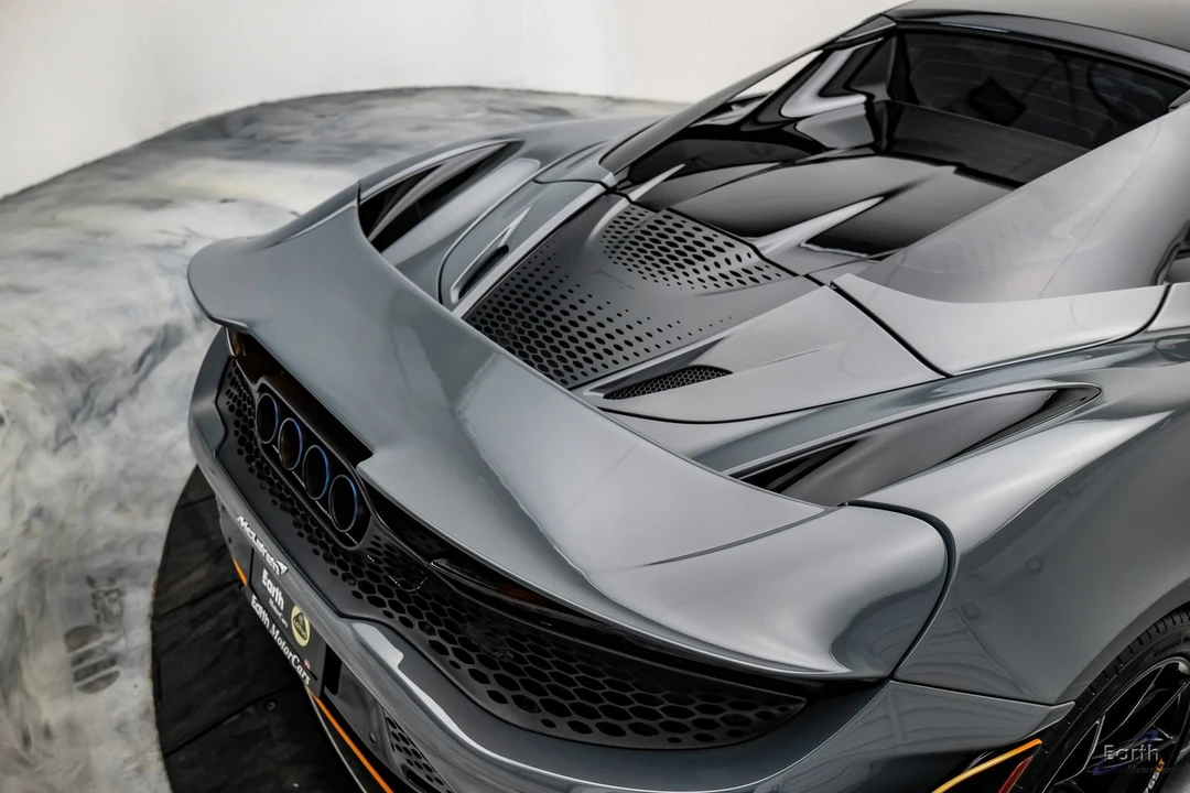 2022 McLaren 675LT Spider - Image 19 of 31