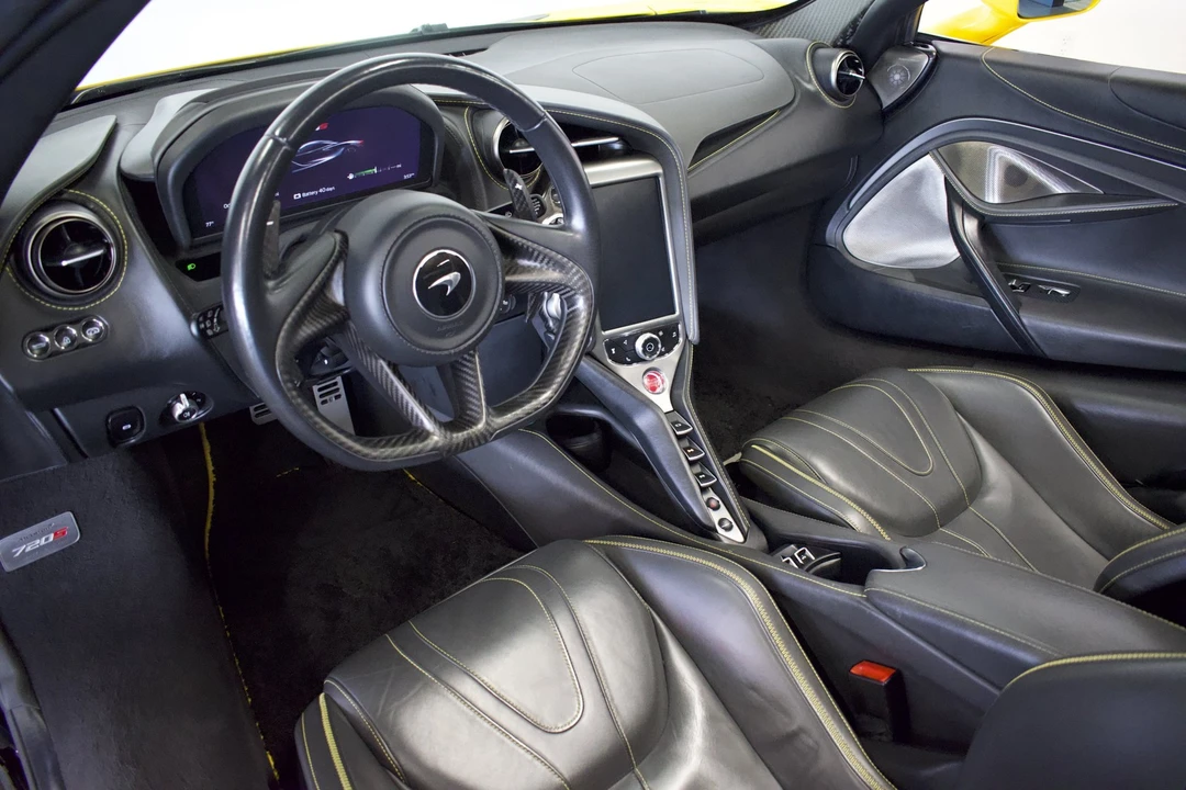 2022 McLaren 720S - Image 2 of 6