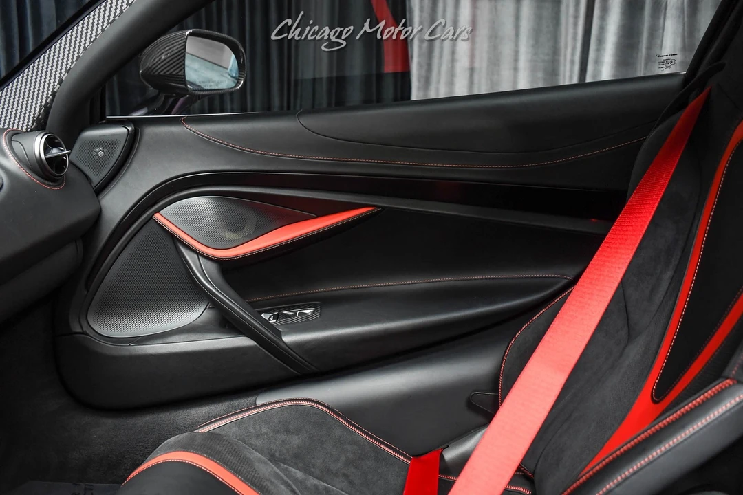2022 McLaren 720S - Image 29 of 31