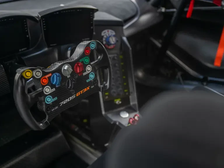 2022 McLaren 720S - Image 28 of 31