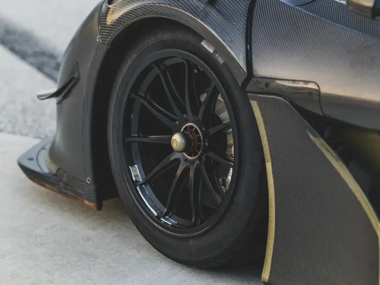 2022 McLaren 720S - Image 19 of 31