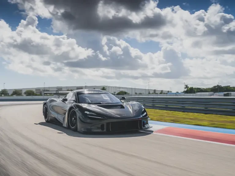 2022 McLaren 720S - Image 14 of 31