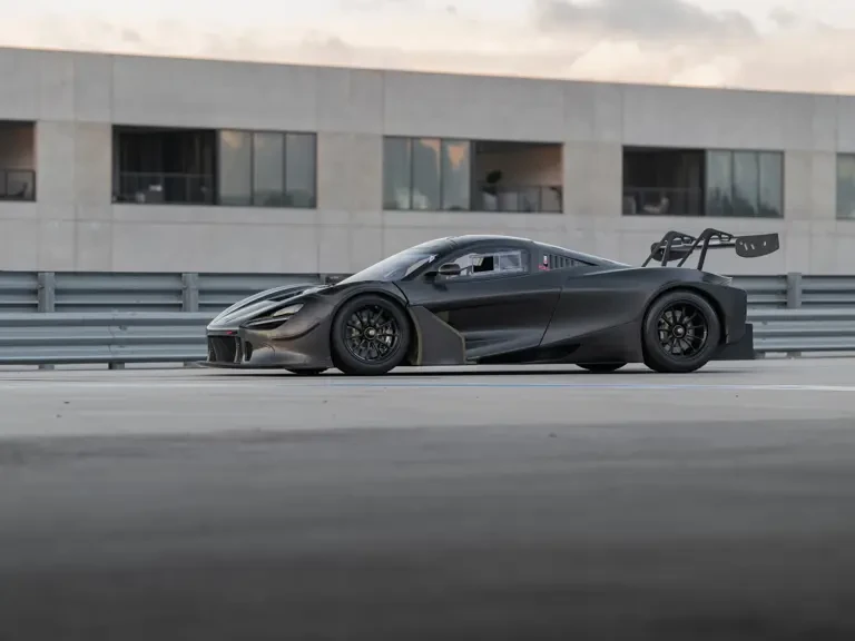 2022 McLaren 720S - Image 12 of 31