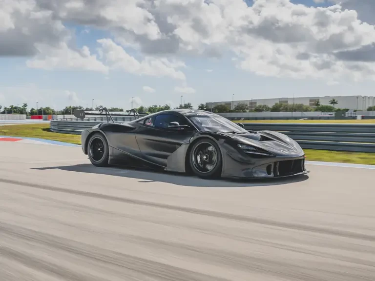 2022 McLaren 720S - Image 2 of 31