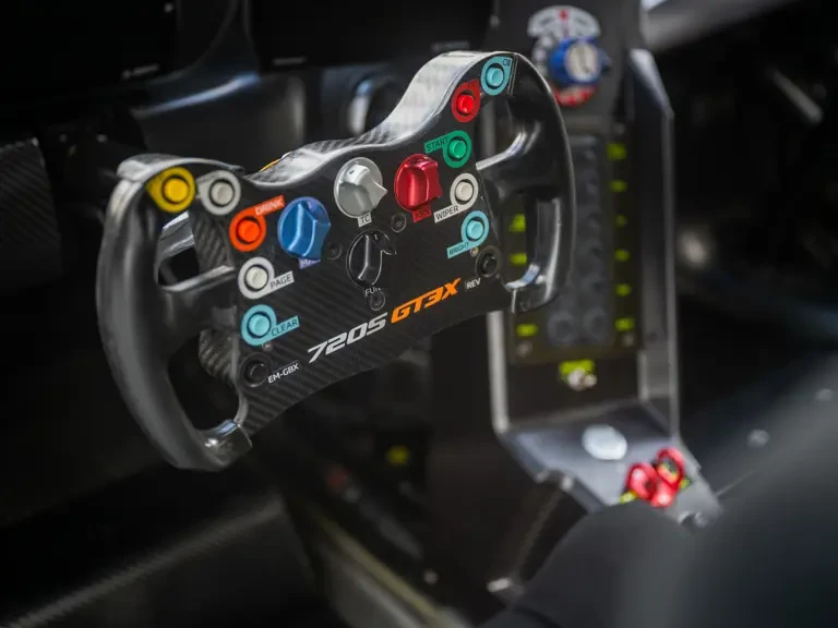 2022 McLaren 720S - Image 25 of 31