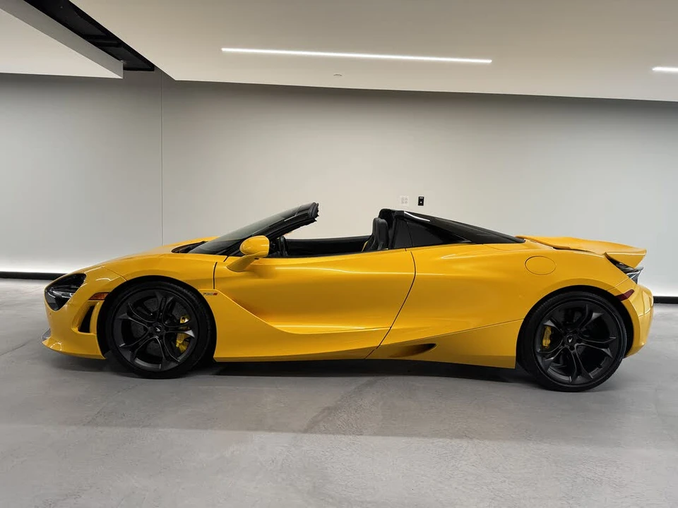 2022 McLaren 720S Spider - Image 15 of 18