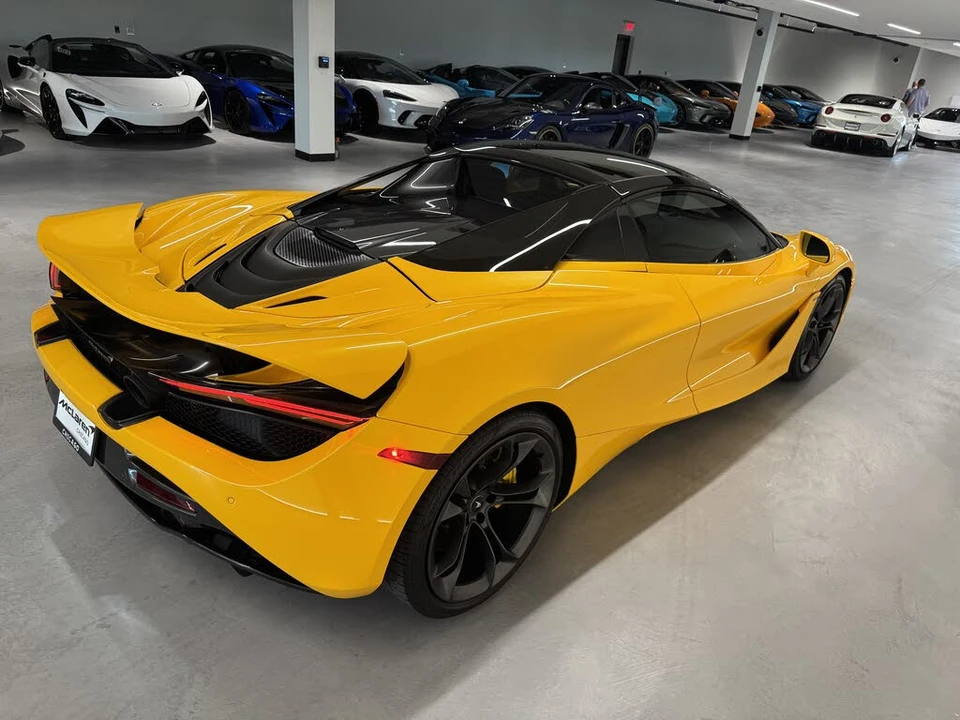 2022 McLaren 720S Spider - Image 13 of 18