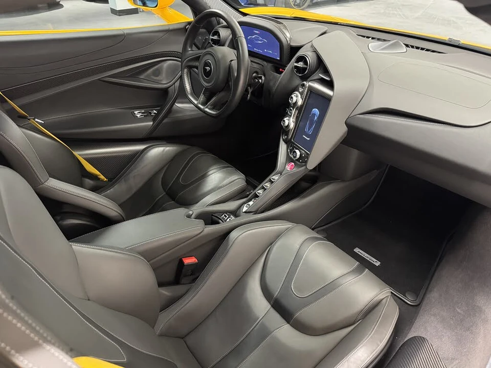 2022 McLaren 720S Spider - Image 12 of 18