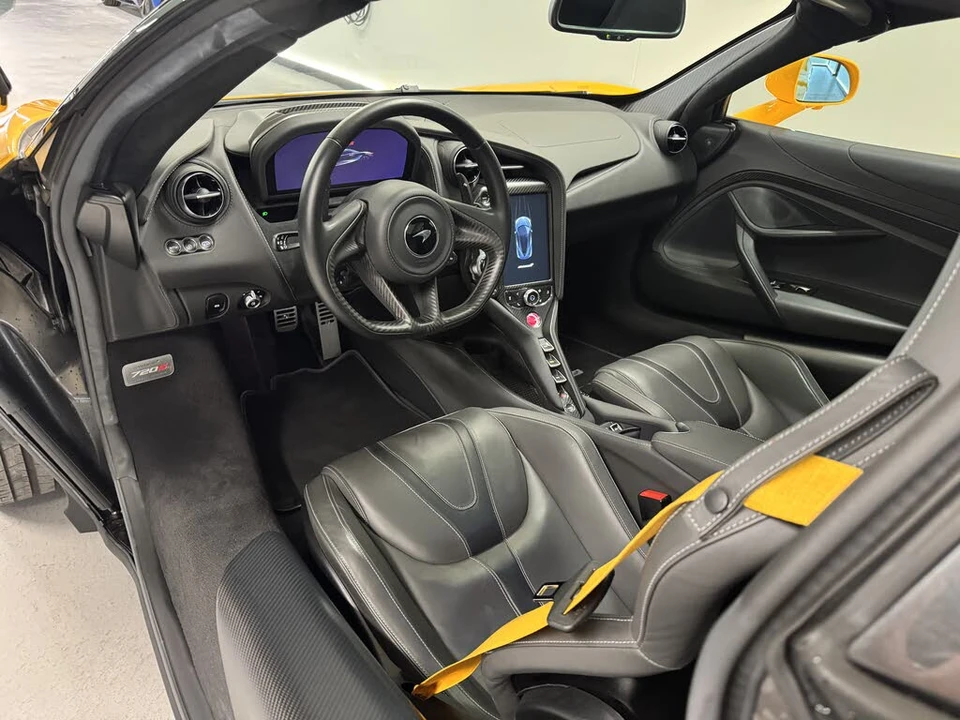2022 McLaren 720S Spider - Image 8 of 18