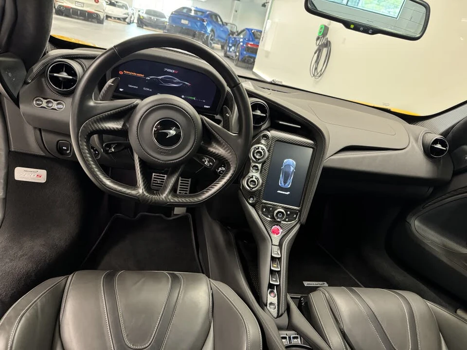 2022 McLaren 720S Spider - Image 9 of 18