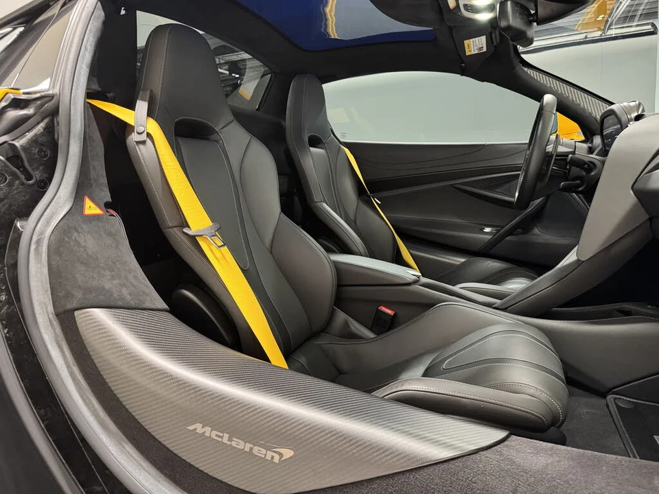 2022 McLaren 720S Spider - Image 11 of 18