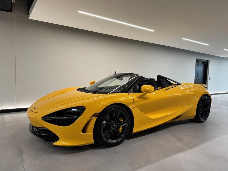 2022 McLaren 720S Spider - Image 17 of 18