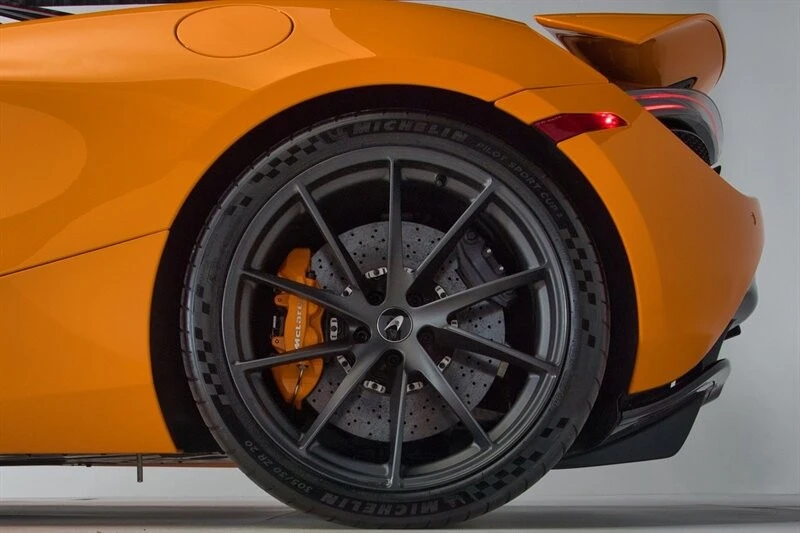 2022 McLaren 720S - Image 11 of 21