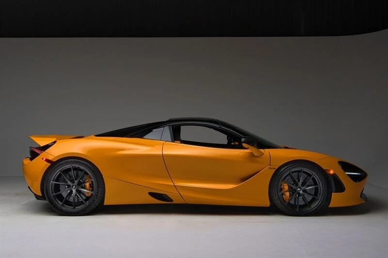 2022 McLaren 720S - Image 16 of 21