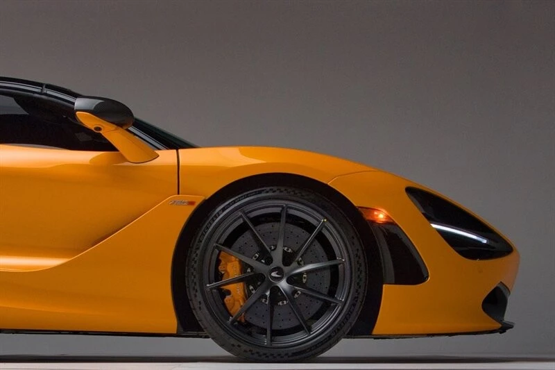 2022 McLaren 720S - Image 18 of 21
