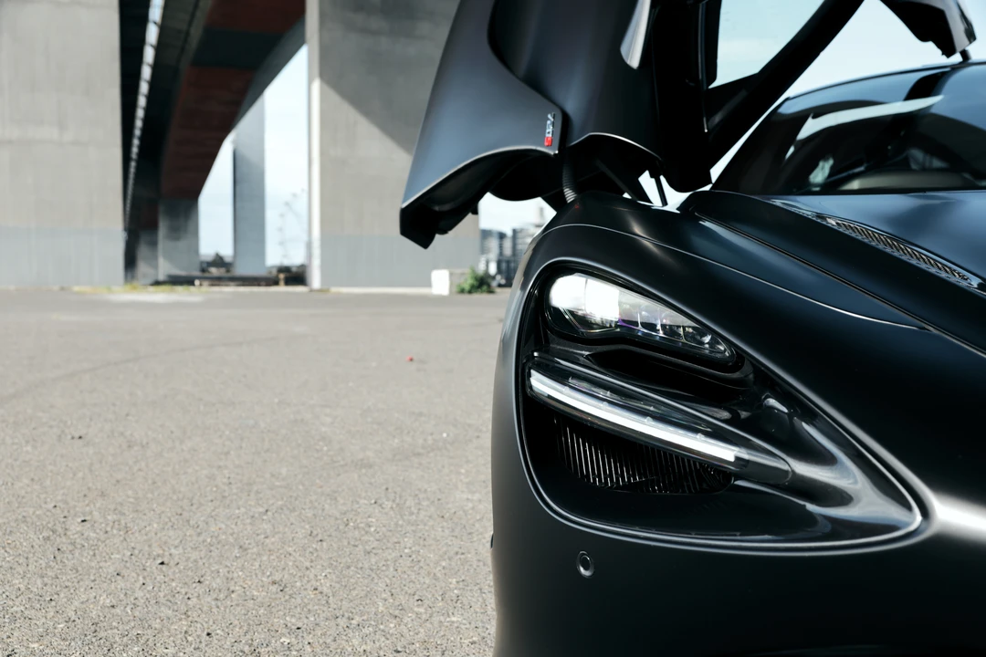 2022 McLaren 720S - Image 23 of 31
