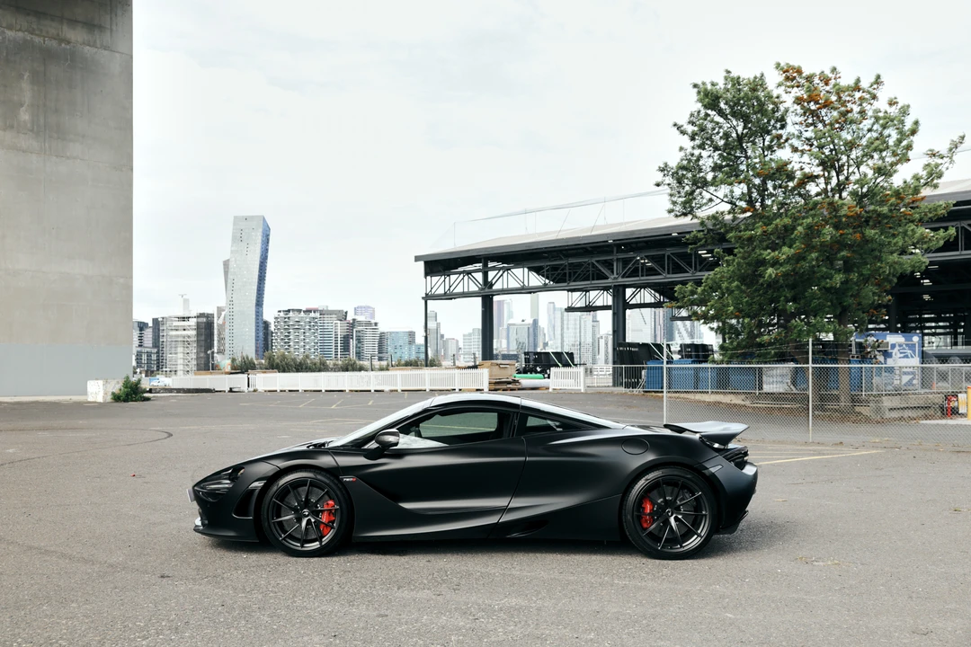 2022 McLaren 720S - Image 4 of 31