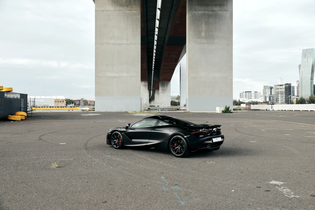2022 McLaren 720S - Image 14 of 31