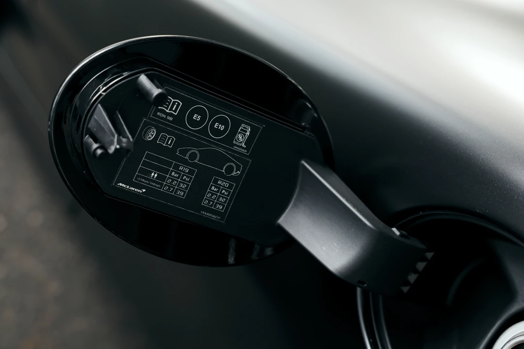 2022 McLaren 720S - Image 30 of 31