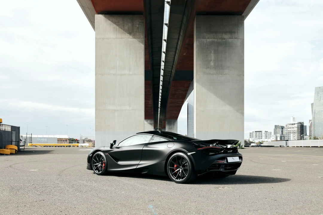 2022 McLaren 720S - Image 15 of 31