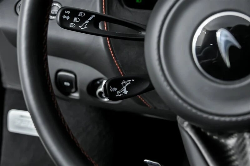 2022 McLaren 720S - Image 26 of 31