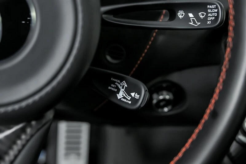 2022 McLaren 720S - Image 27 of 31