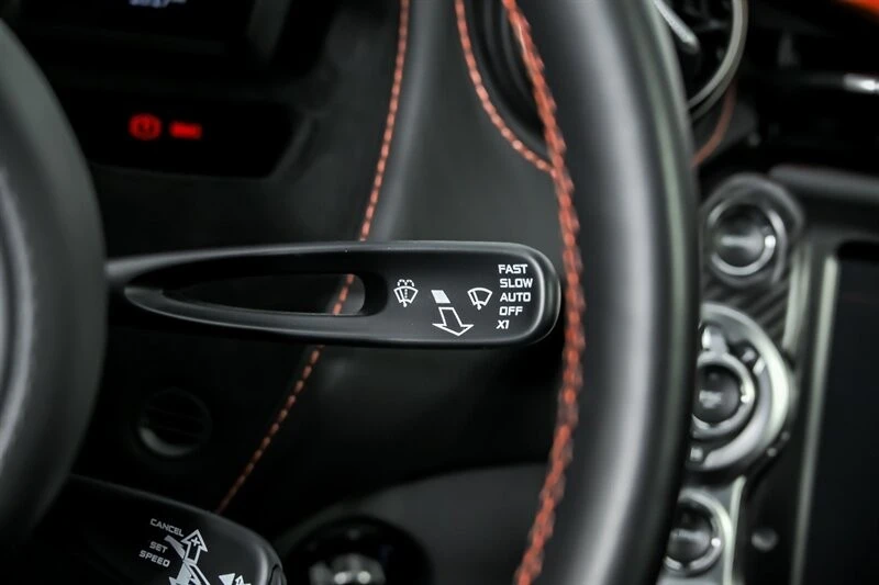 2022 McLaren 720S - Image 28 of 31