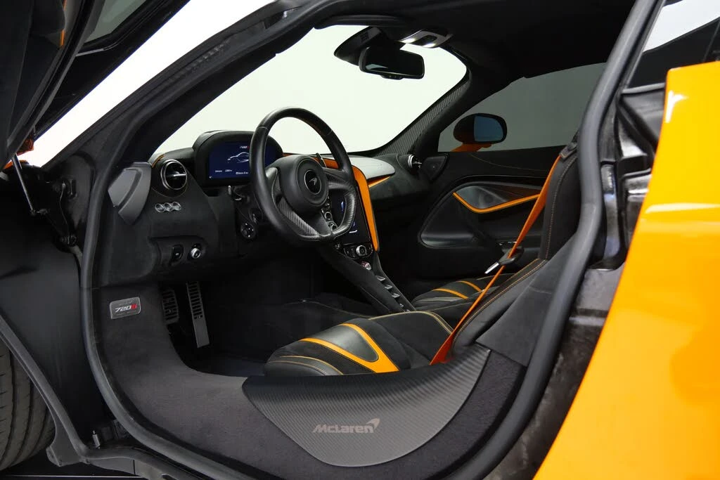 2022 McLaren 720S - Image 24 of 31