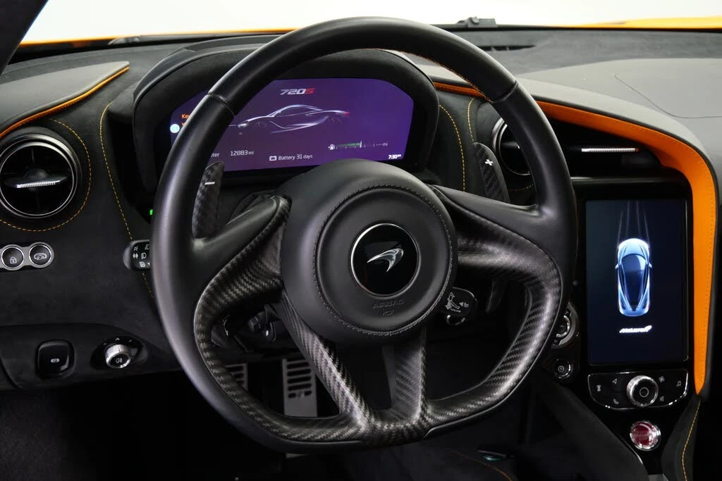 2022 McLaren 720S - Image 15 of 31