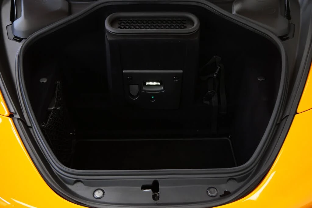 2022 McLaren 720S - Image 19 of 31