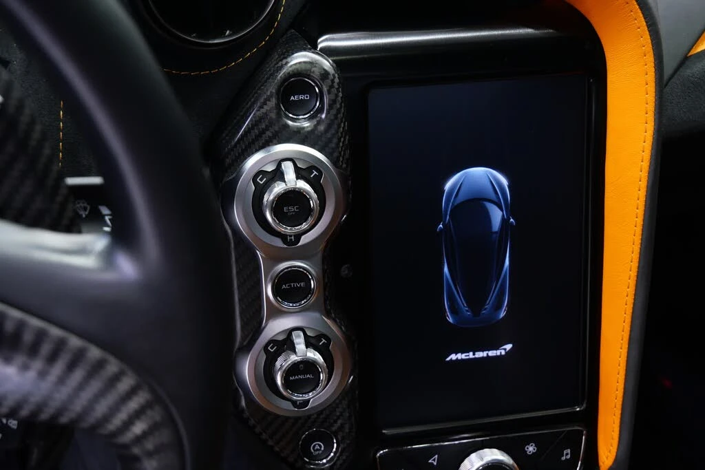 2022 McLaren 720S - Image 17 of 31