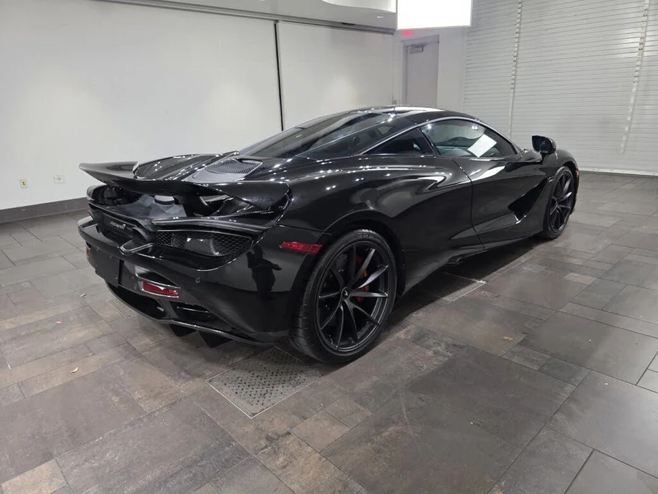 2022 McLaren 720S - Image 24 of 25