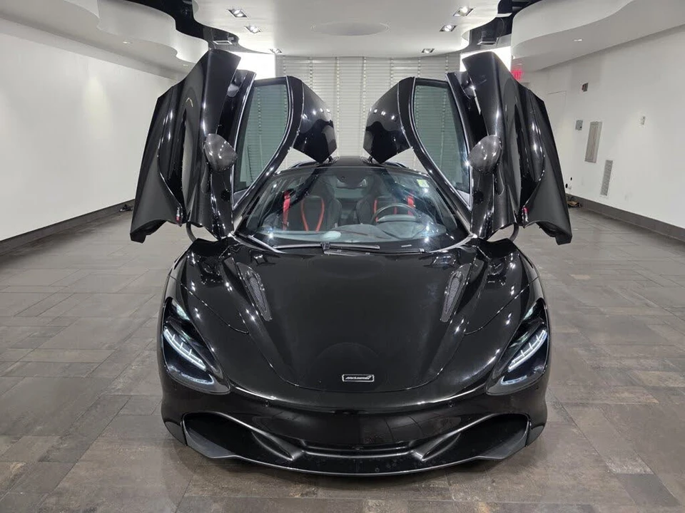 2022 McLaren 720S - Image 20 of 25