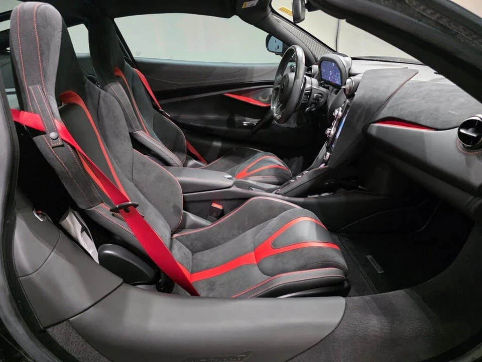 2022 McLaren 720S - Image 17 of 25