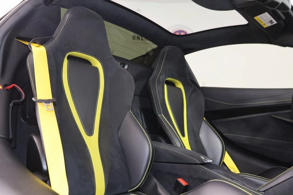 2022 McLaren 720S - Image 16 of 31