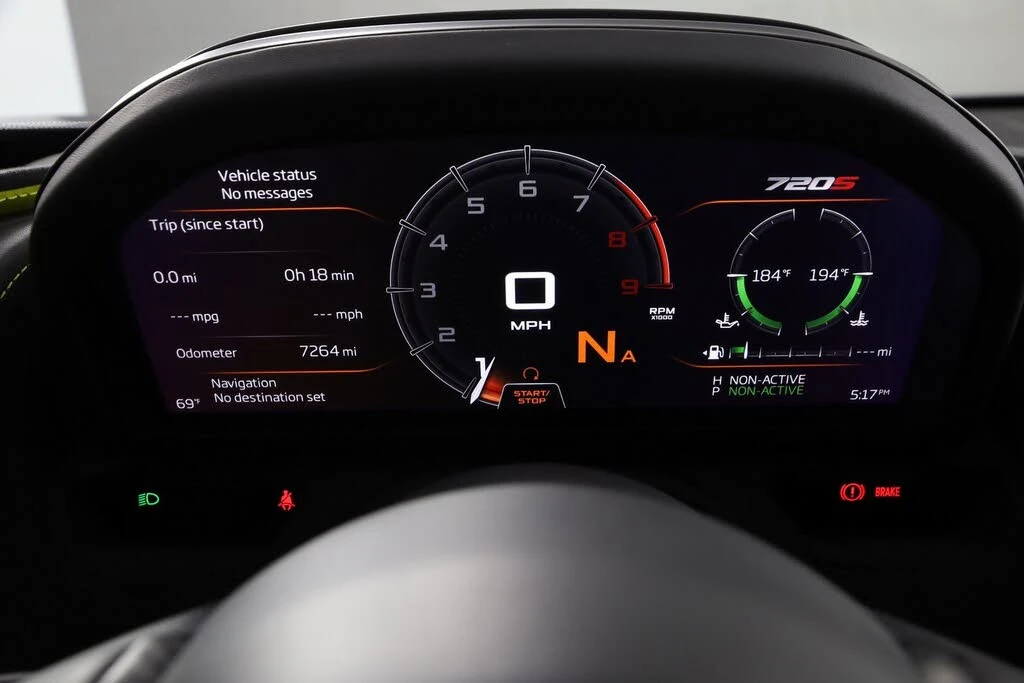 2022 McLaren 720S - Image 26 of 31