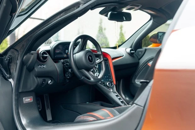 2022 McLaren 720S - Image 5 of 6