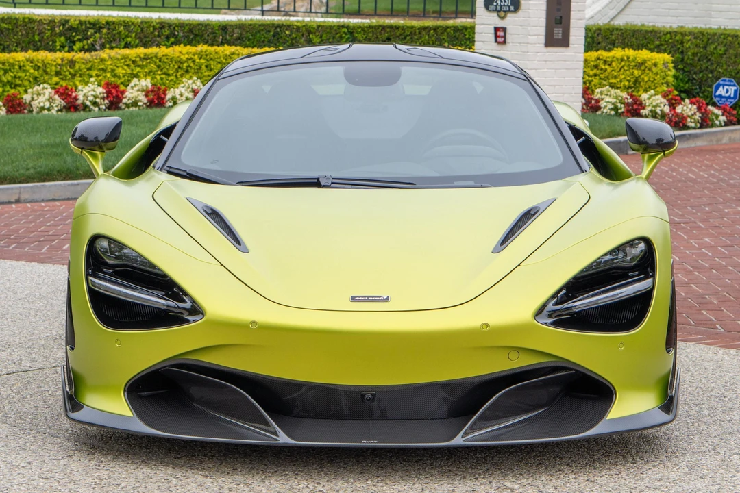 2022 McLaren 720S - Image 2 of 31