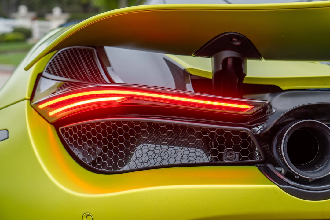 2022 McLaren 720S - Image 25 of 31