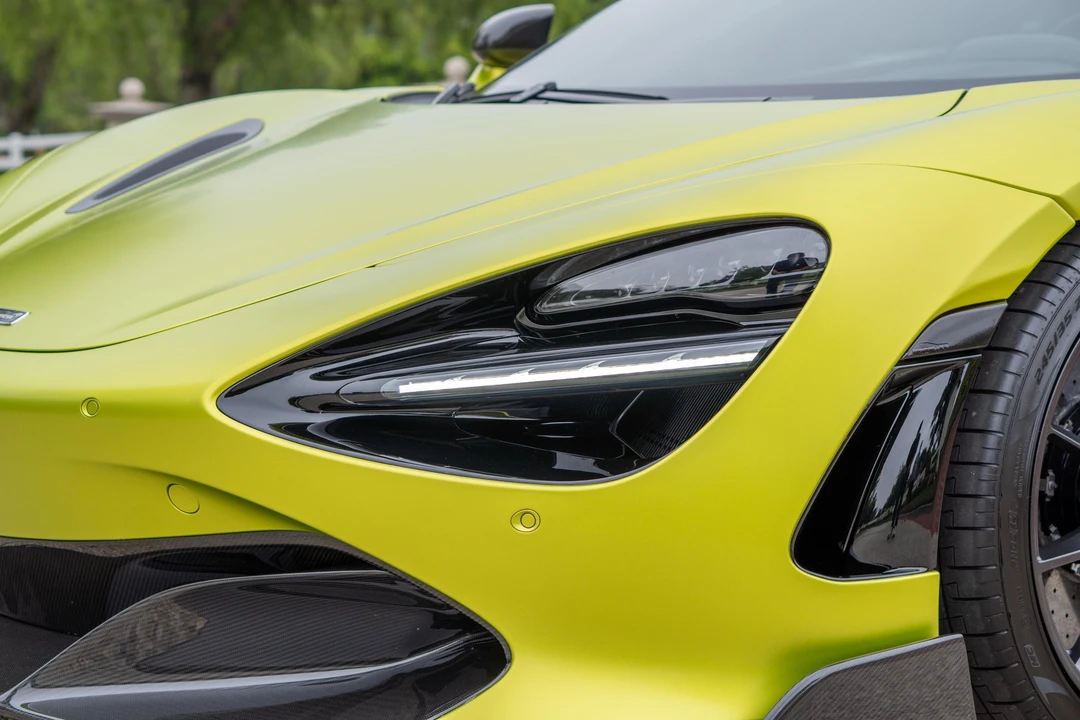 2022 McLaren 720S - Image 18 of 31