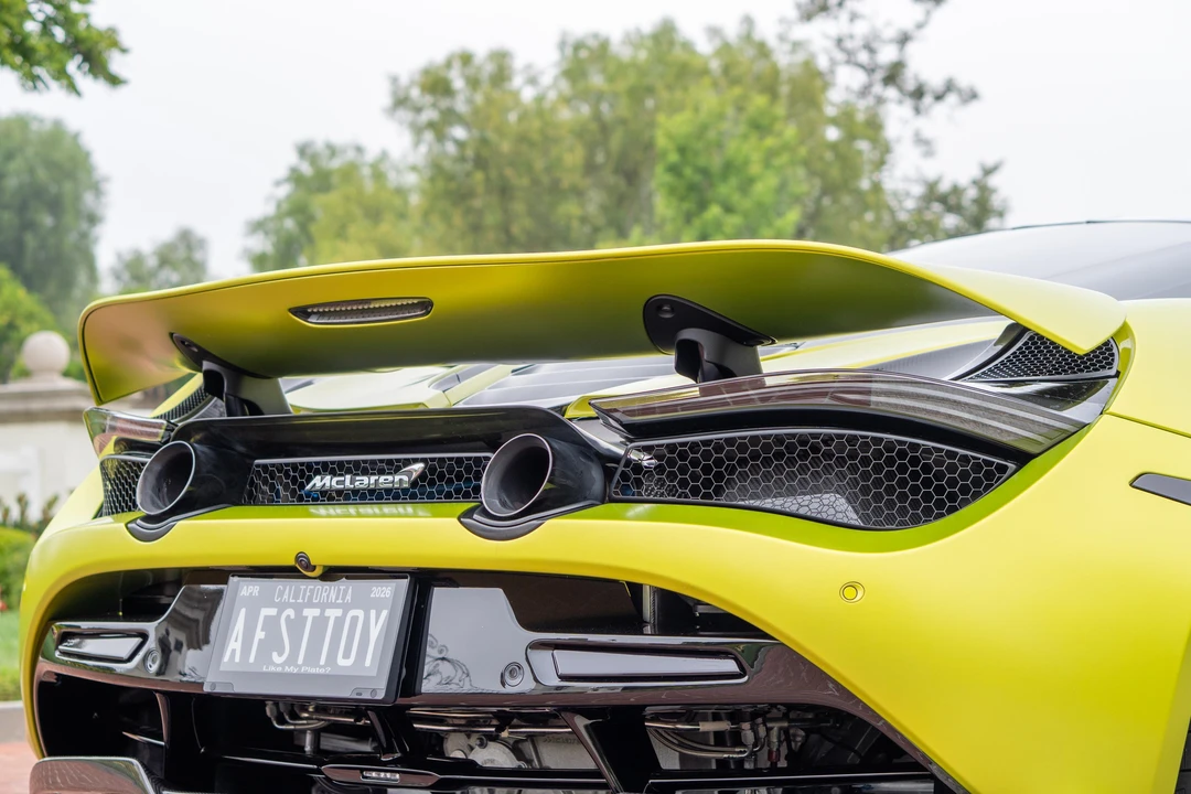 2022 McLaren 720S - Image 30 of 31